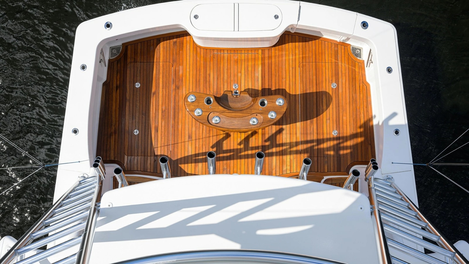 44_viking_reelaxin_cockpit_01