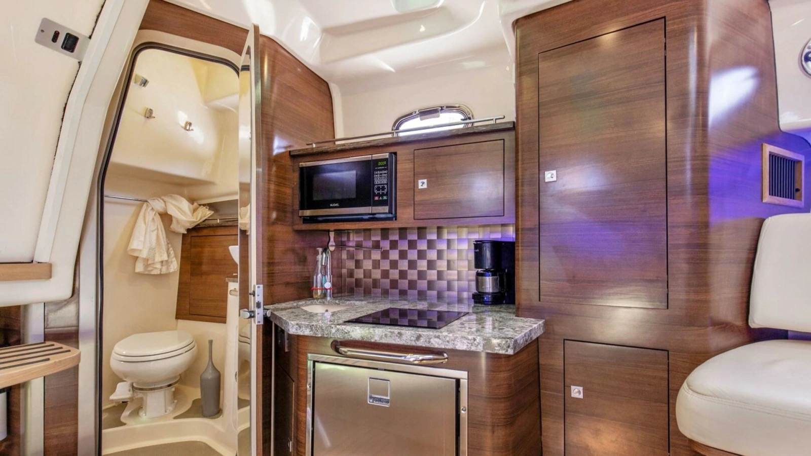 2019 Boston Whaler 345 Conquest Cabin 7