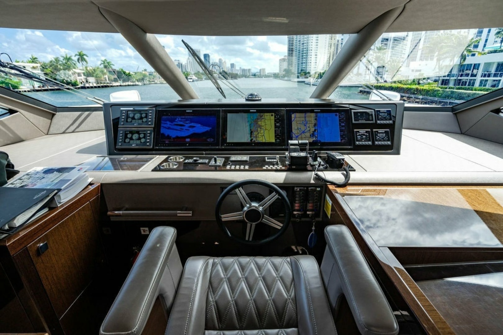 2019 Sunseeker 95 Motor Yacht