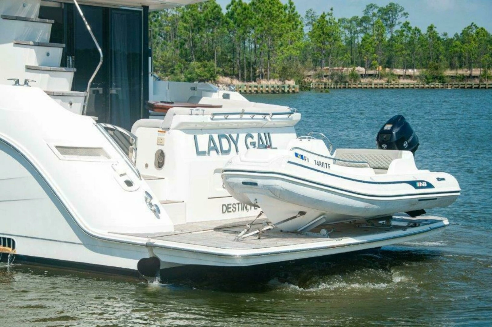 2018 Sea Ray L550 Flybridge photo 48