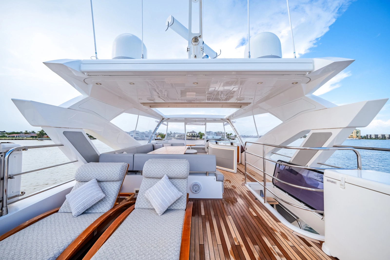 2019 Sunseeker 76 Flybridge
