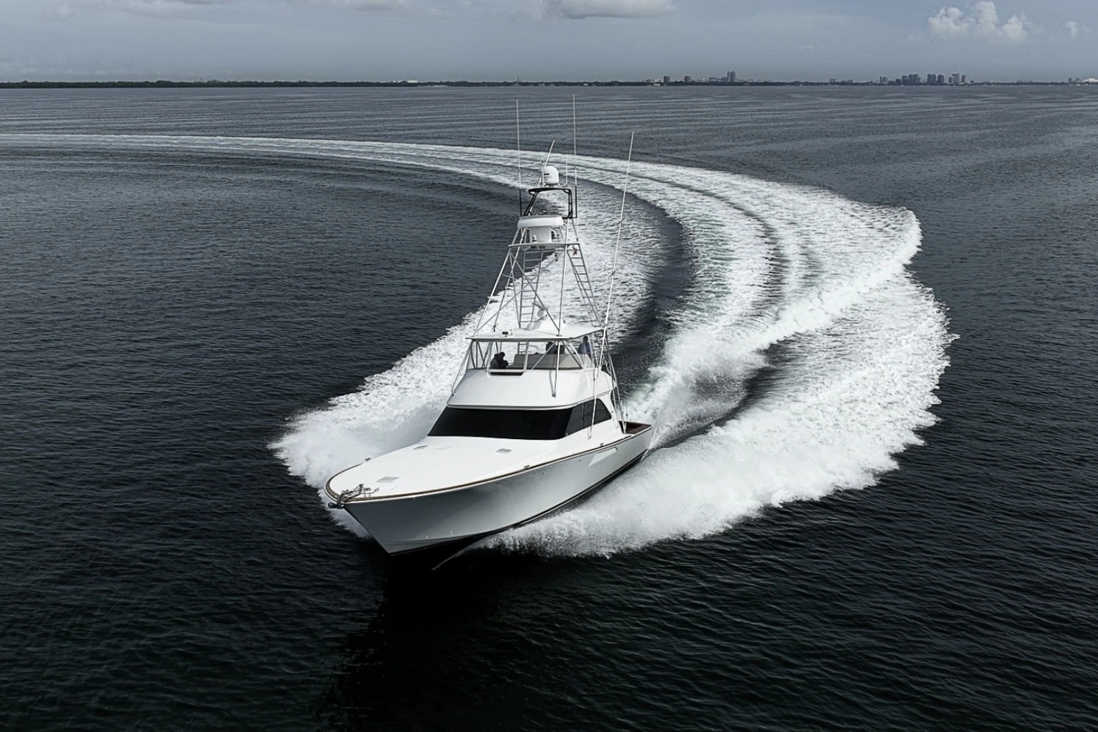 Viking 64 BIG BLUE - Running