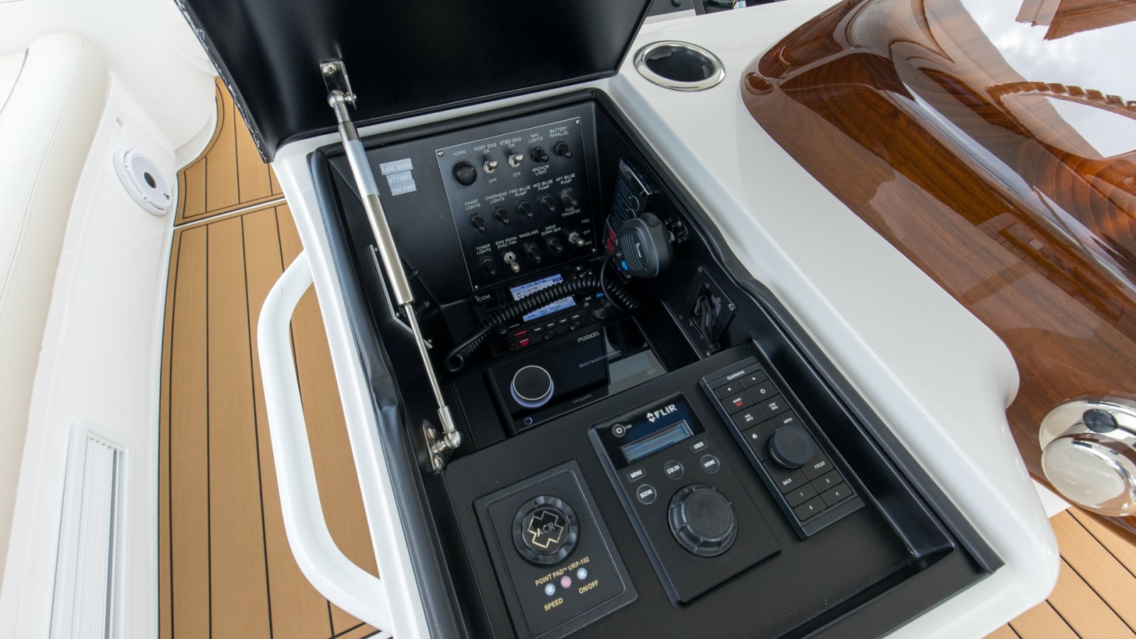 2022 Viking Convertible Cole Play Bridge (9)