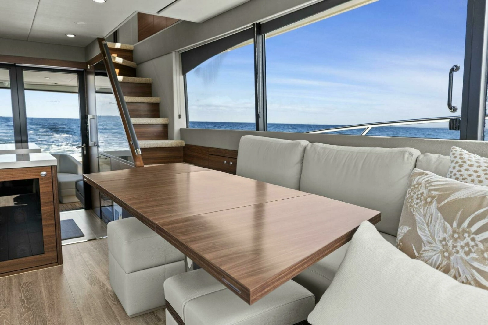 2025 Maritimo M600 