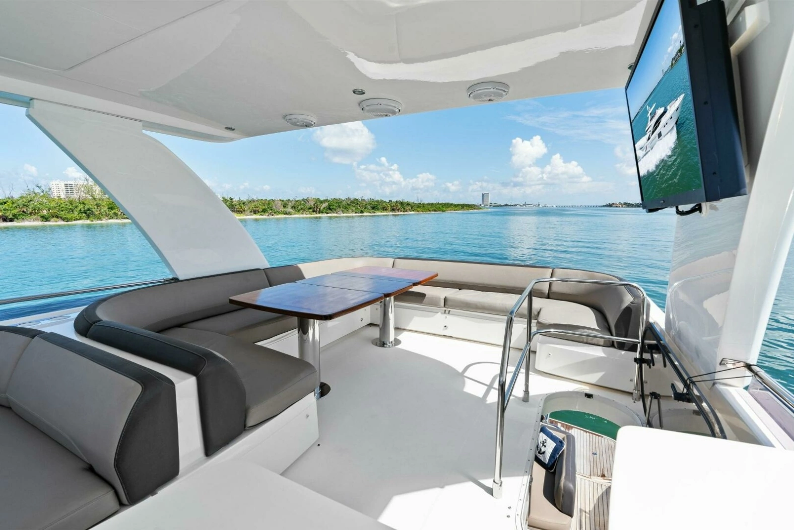 2015 Princess F60 - Flybridge