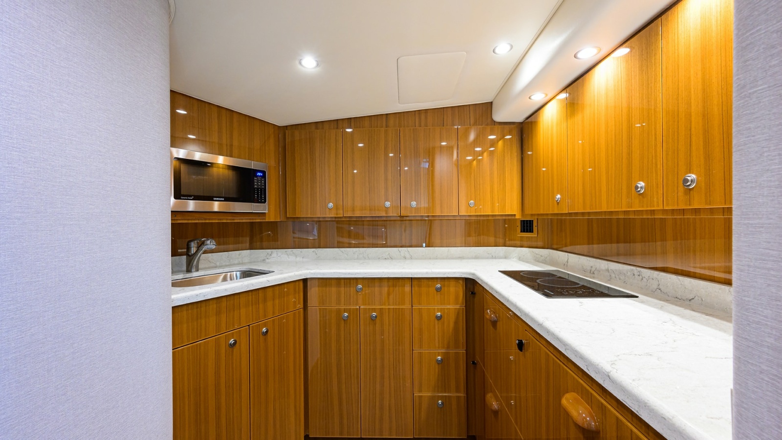44_viking_reelaxin_galley_05