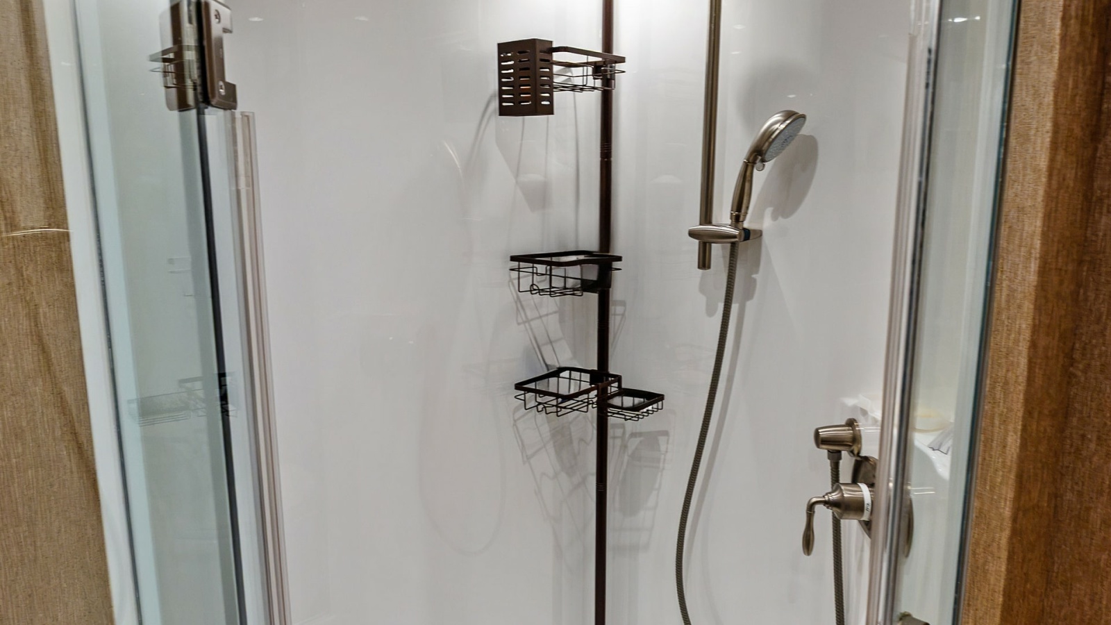Luxurious Enclosed Shower Stall