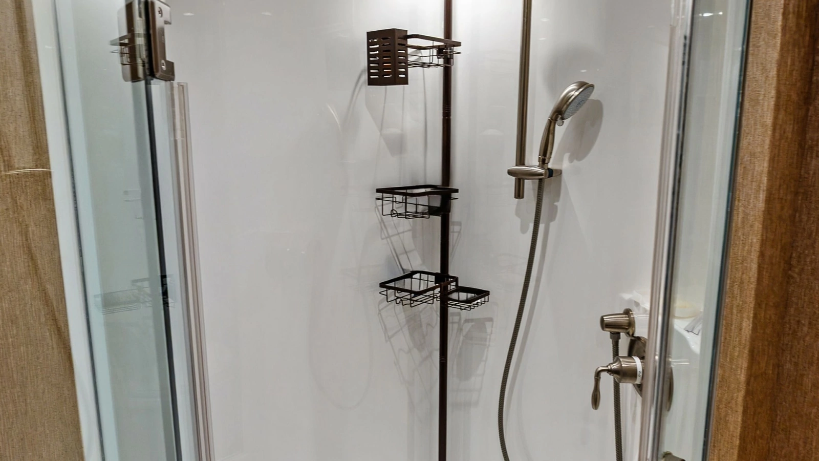 Luxurious Enclosed Shower Stall