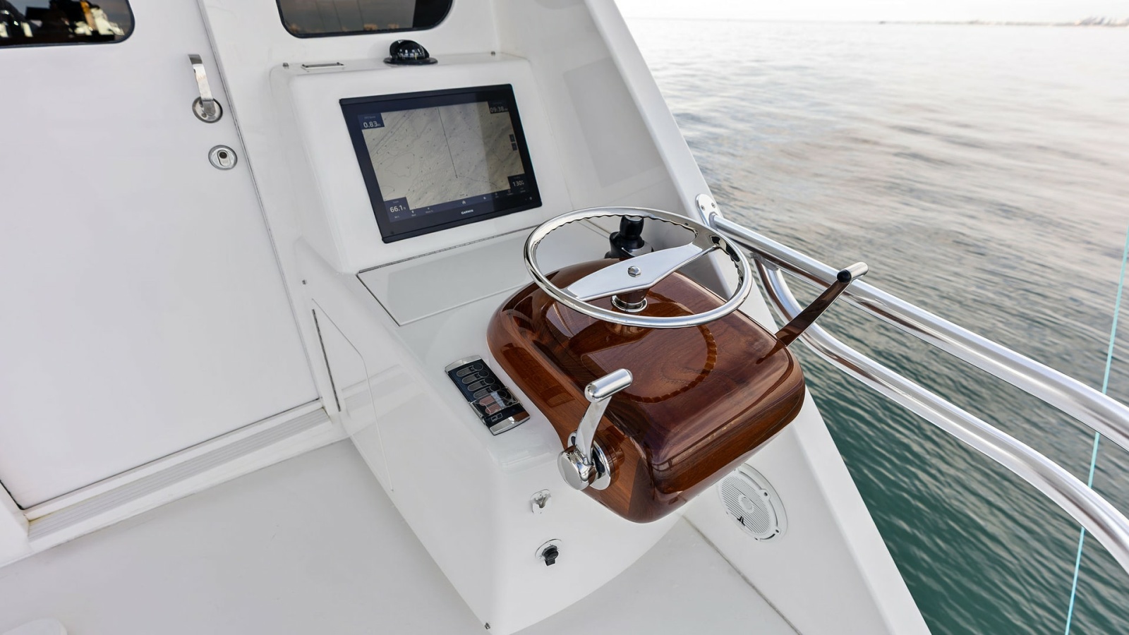 Flybridge Helm Station