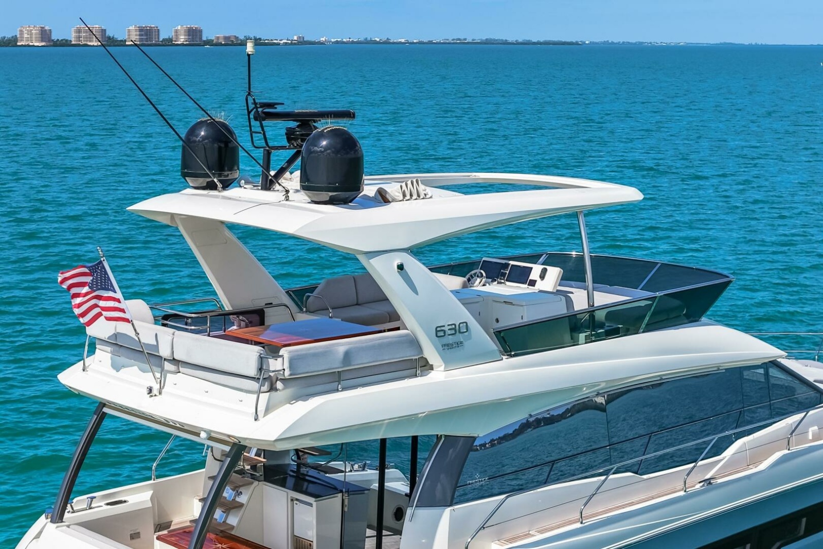 63' 2019 Prestige 630 Flybridge