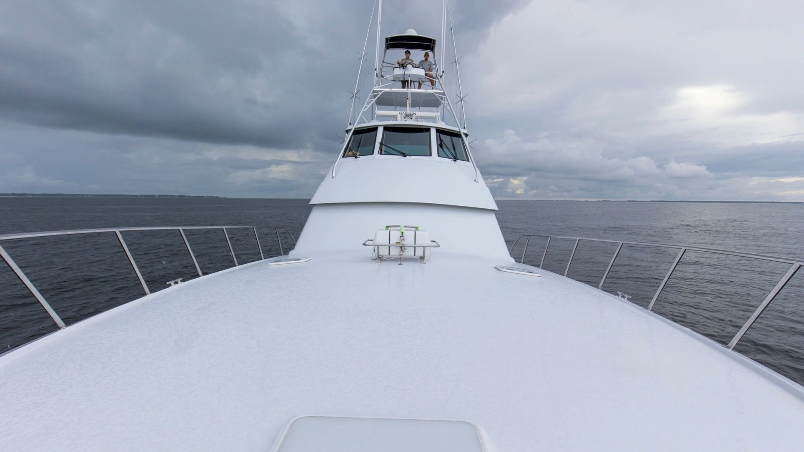 1999 Hatteras 60 Enclosed Bridge Better Days Bow Deck (1)