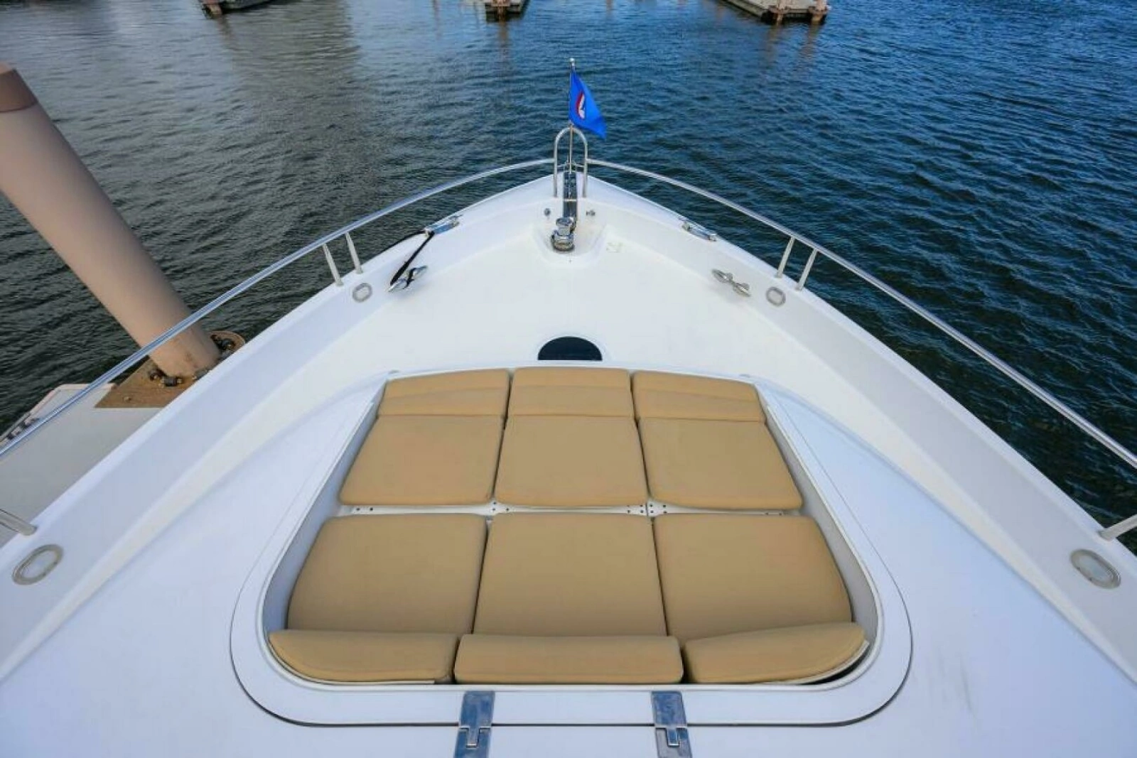 Lazzara 80 WILLYN - Bow