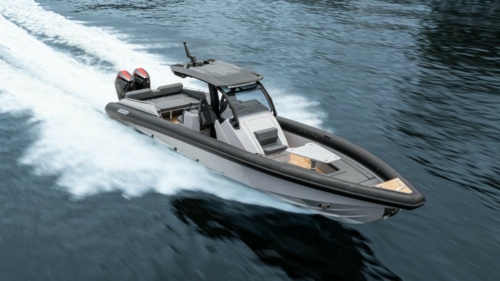 2025 38 Skipper NC Center Console