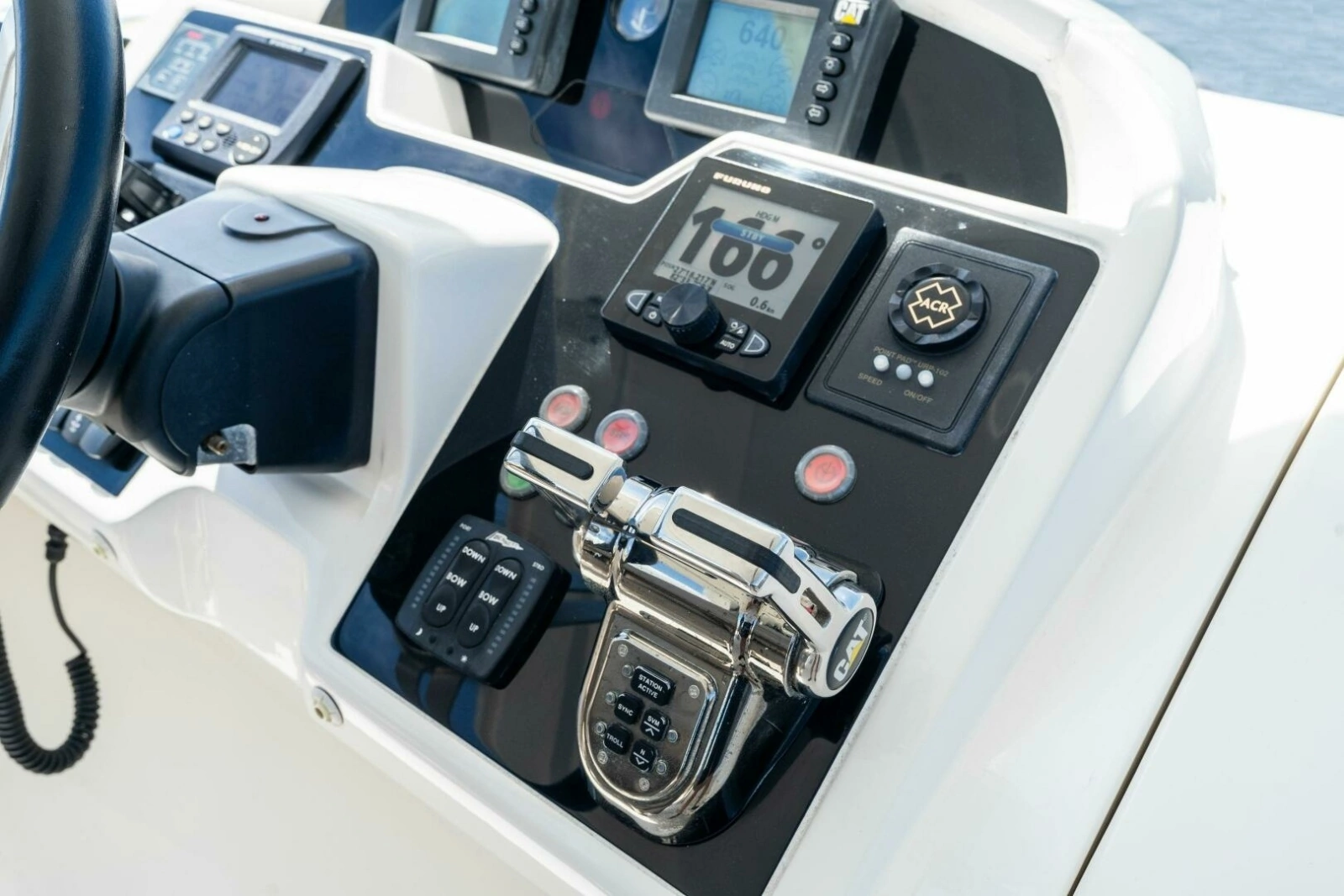 2015 Princess F60 - Flybridge Helm