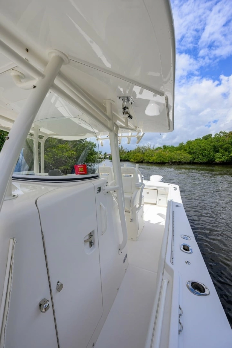Regulator 31   Sweet Melissa - Helm