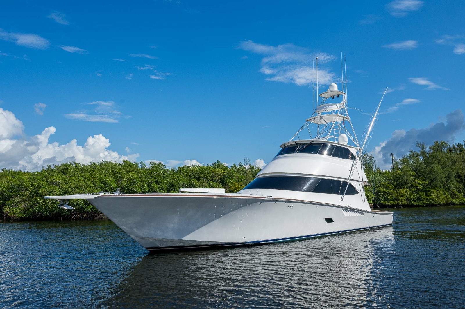 2011 Viking 76 Enclosed Bridge