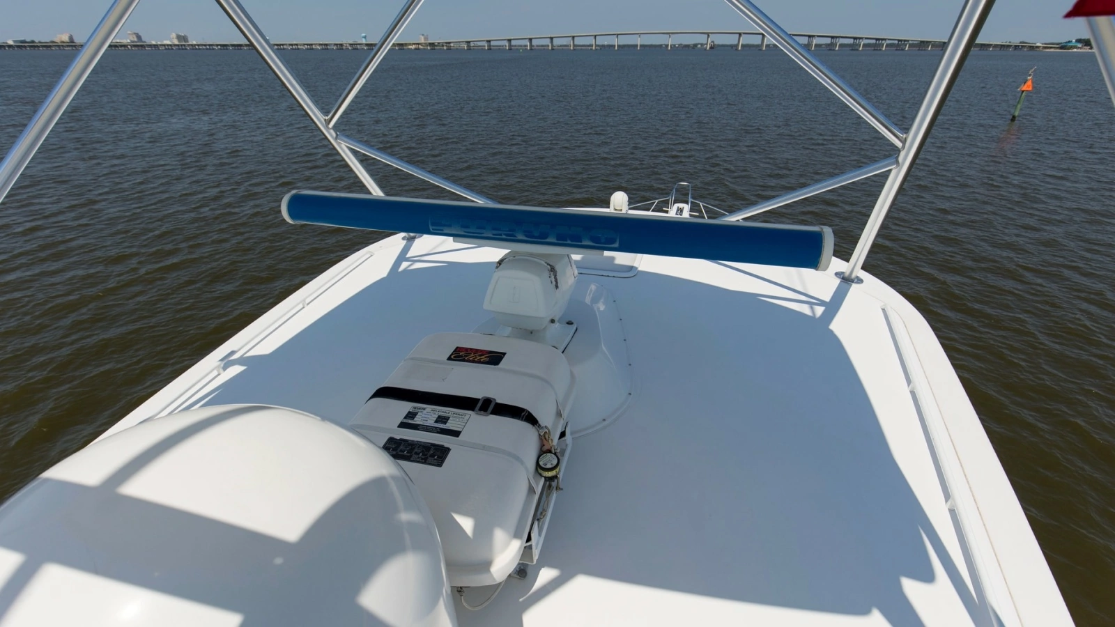 2007 64 Viking Enclosed Bridge Reel Blues Radar (1)