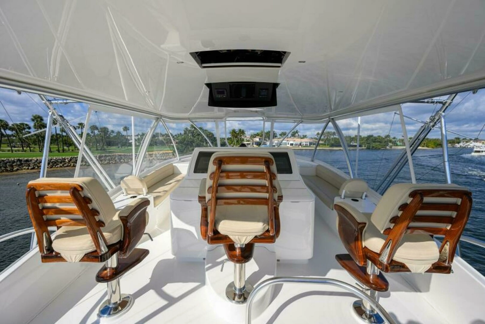 Viking 80 - LAMPLIGHTER - Flybridge