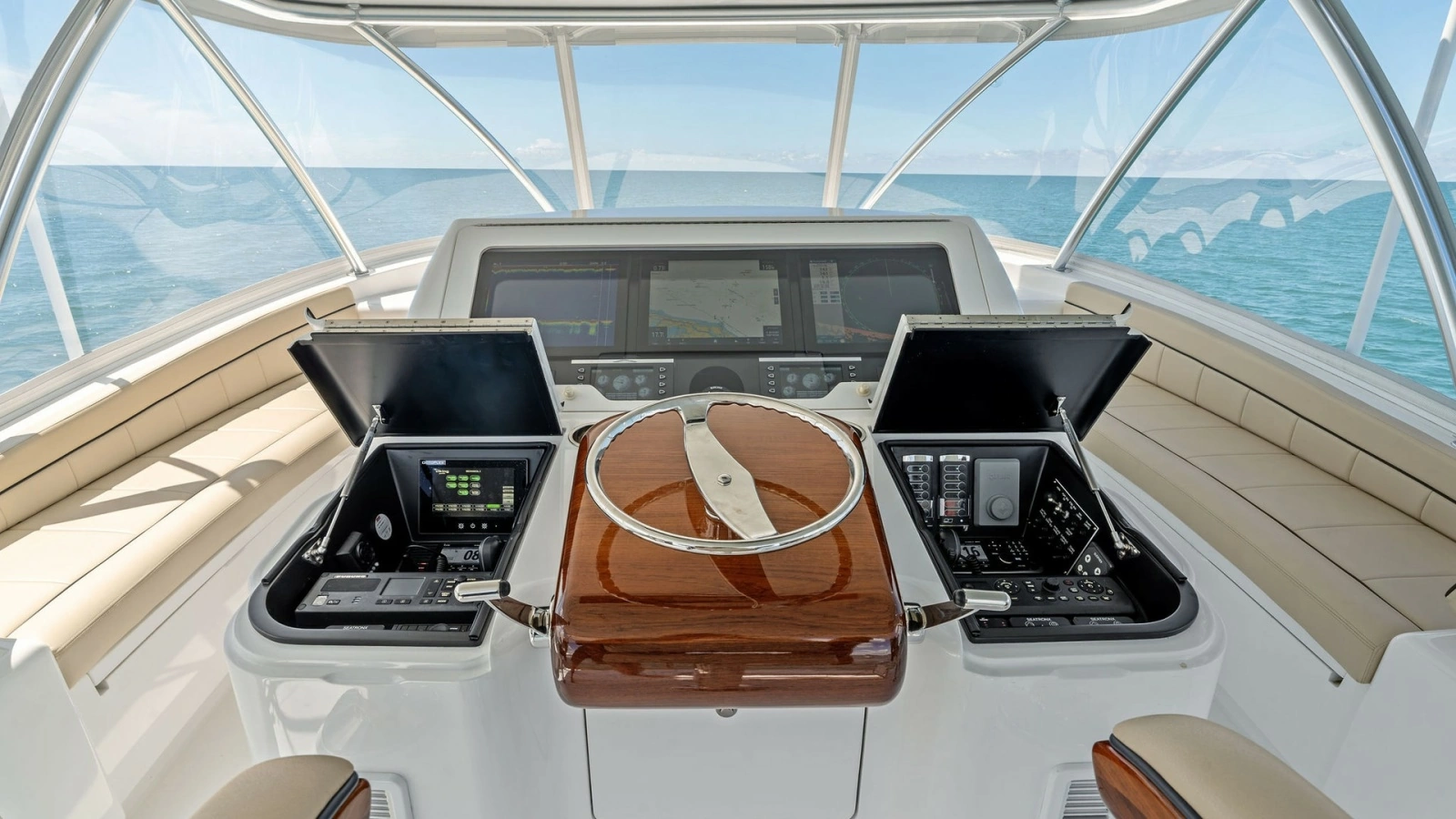 Flybridge Helm Station with Electronics