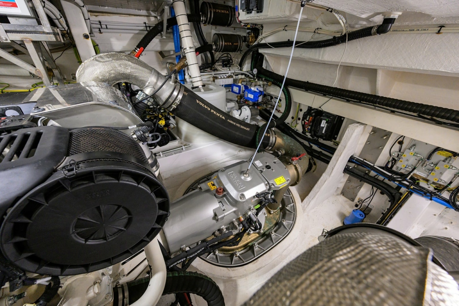 Azimut 78 - DT78 - Engine Room