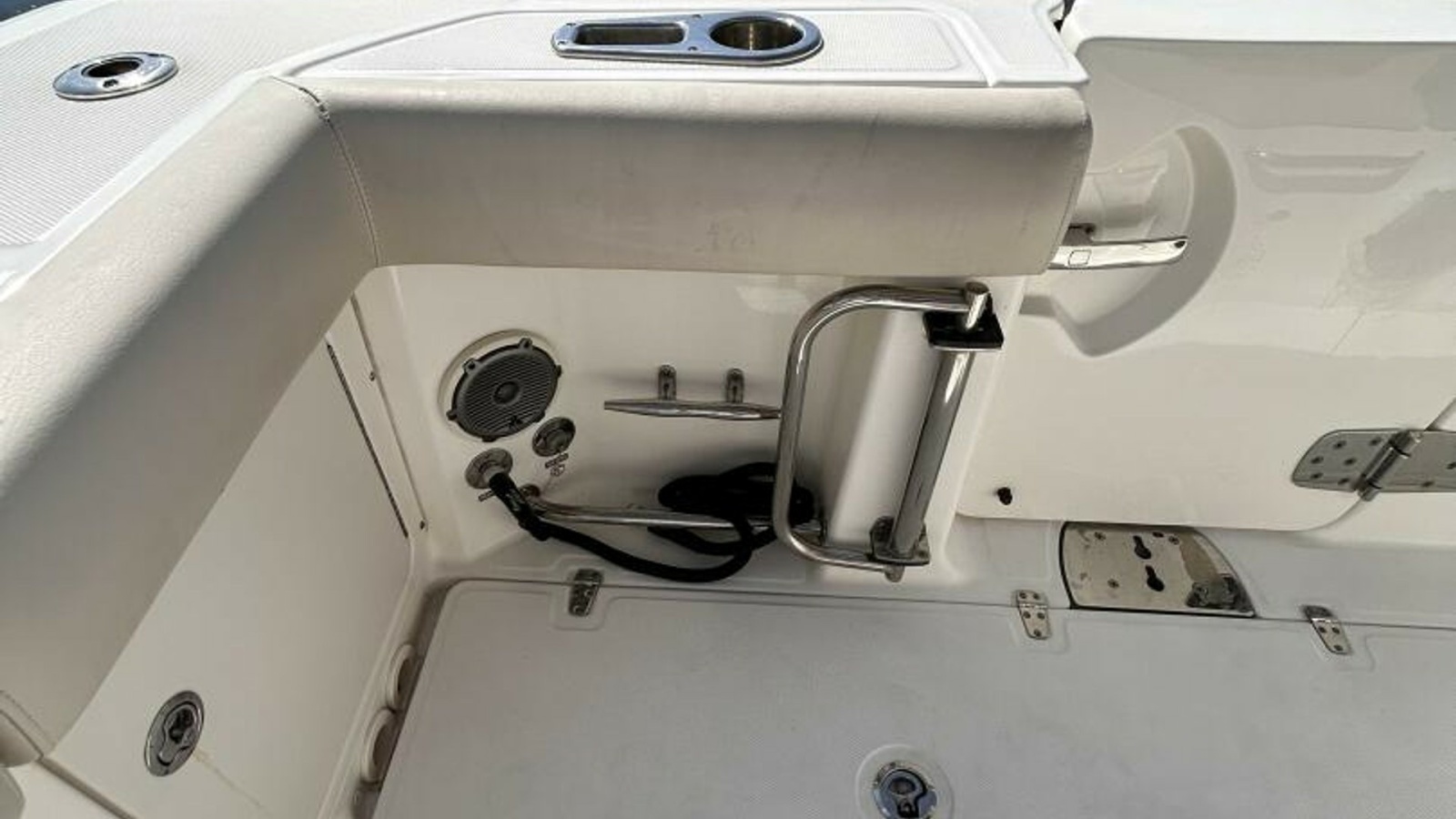 33' 2017 Boston Whaler 330 Outrage