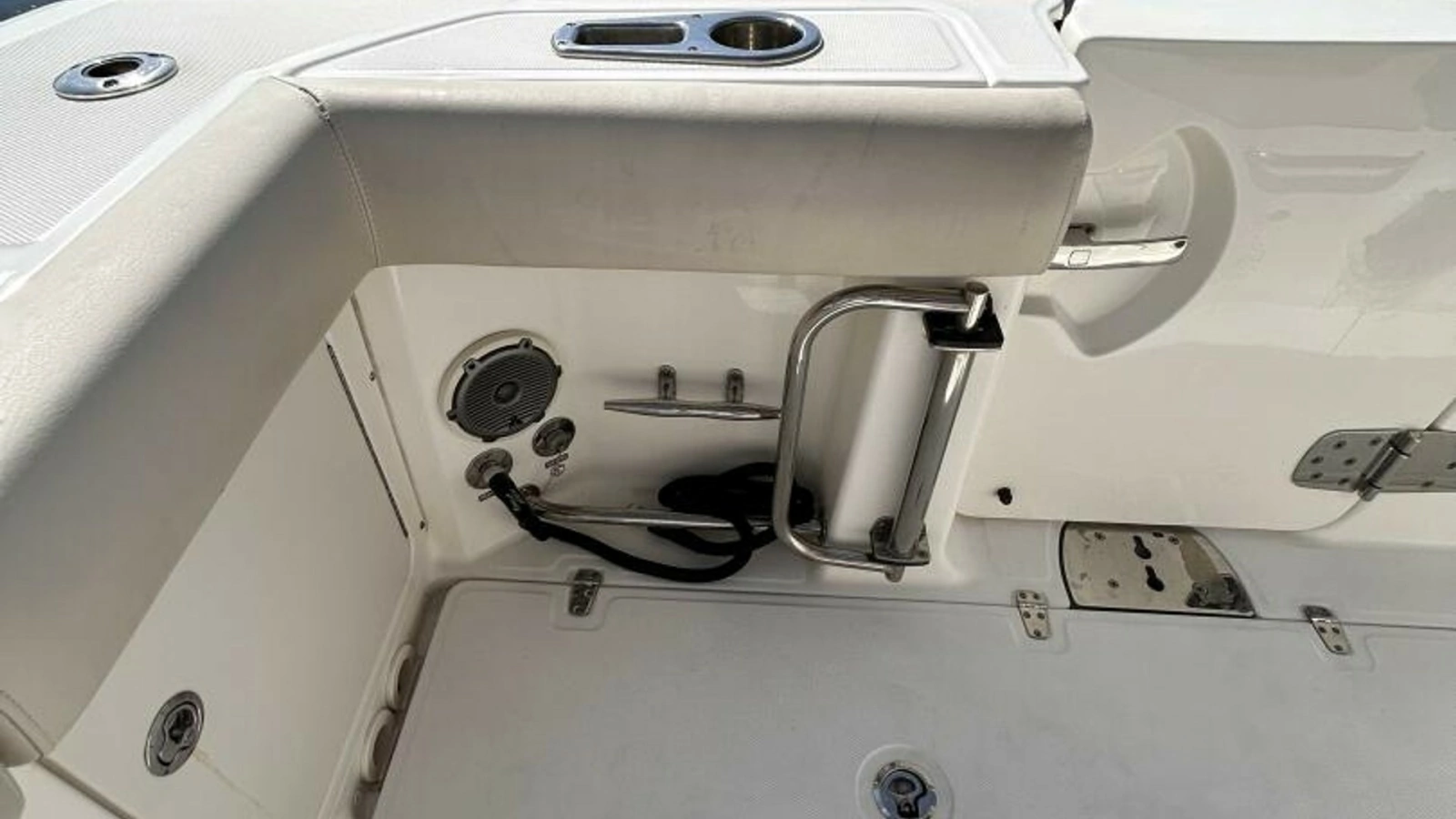 2017 33 Boston Whaler 330 Outrage Port Dive Door (1)