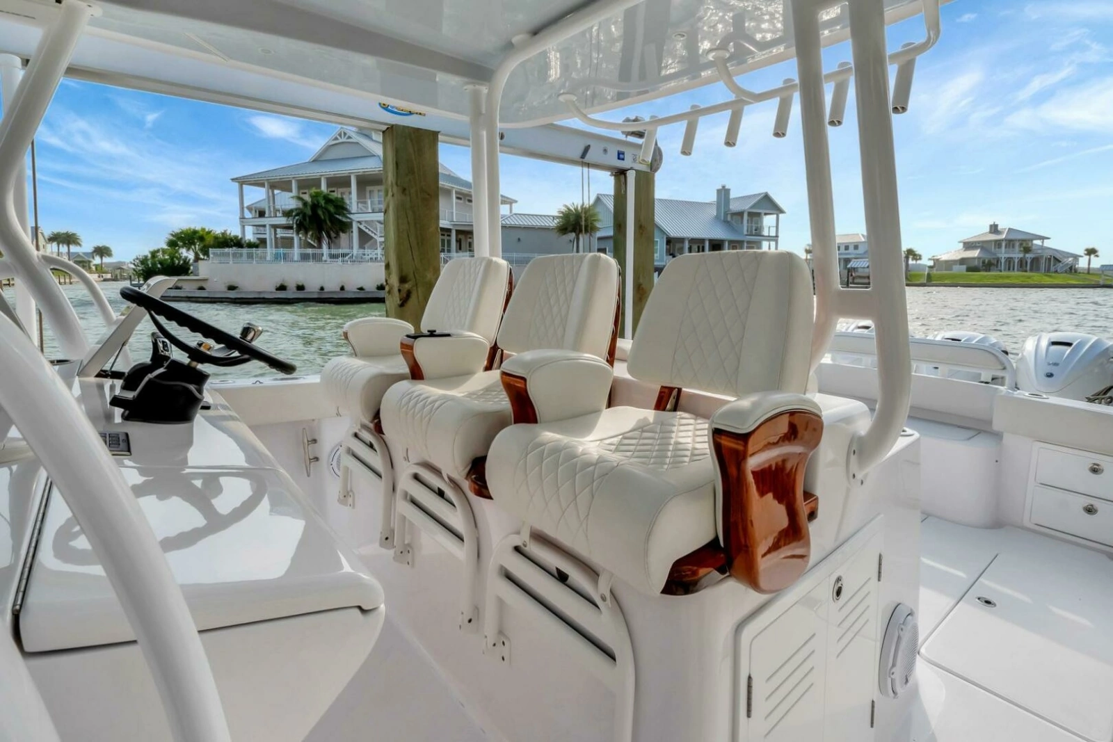 2023 Jupiter 43 Center Console 