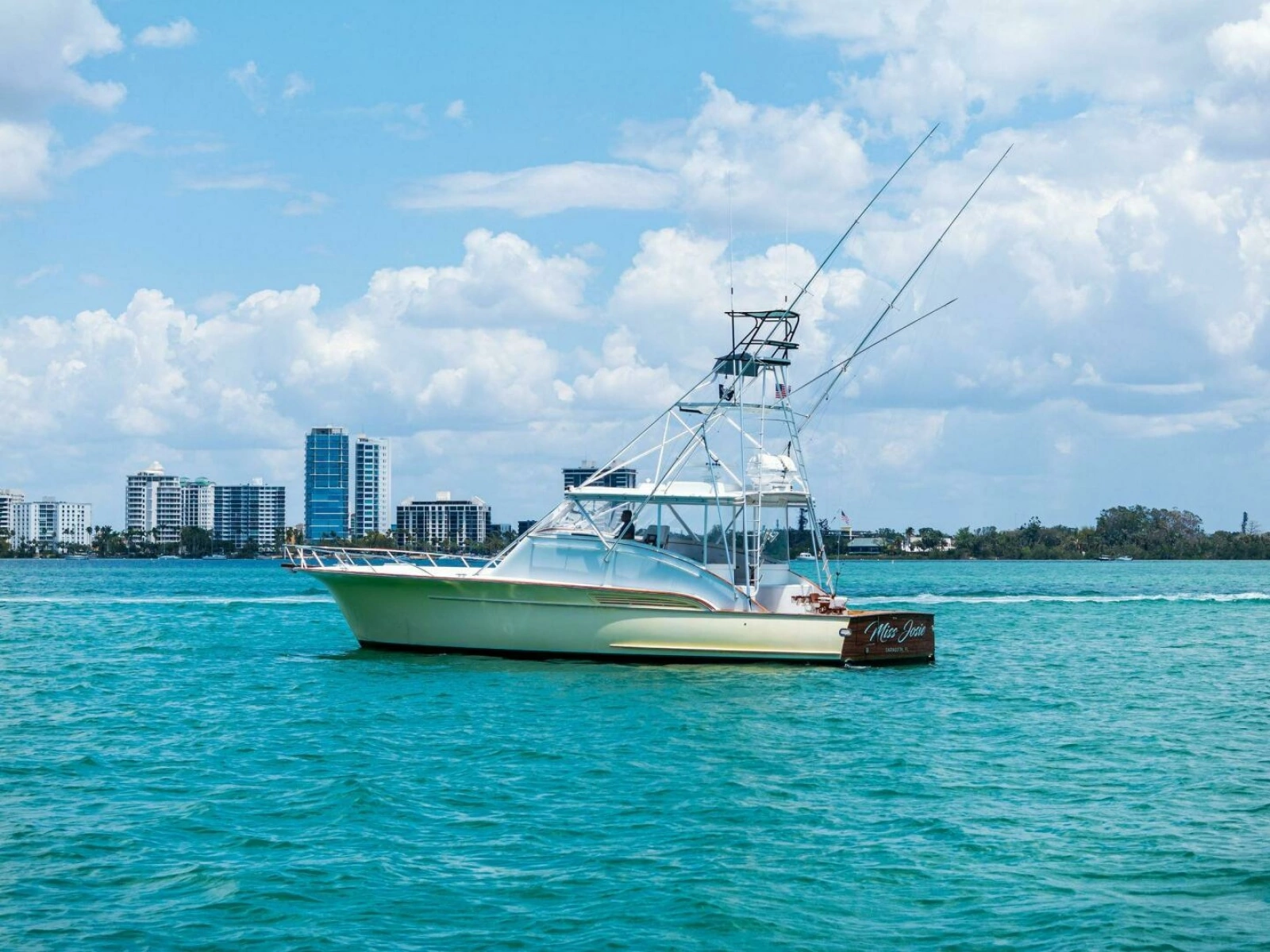 1999 Buddy Davis 52 Express 'Miss Josie'