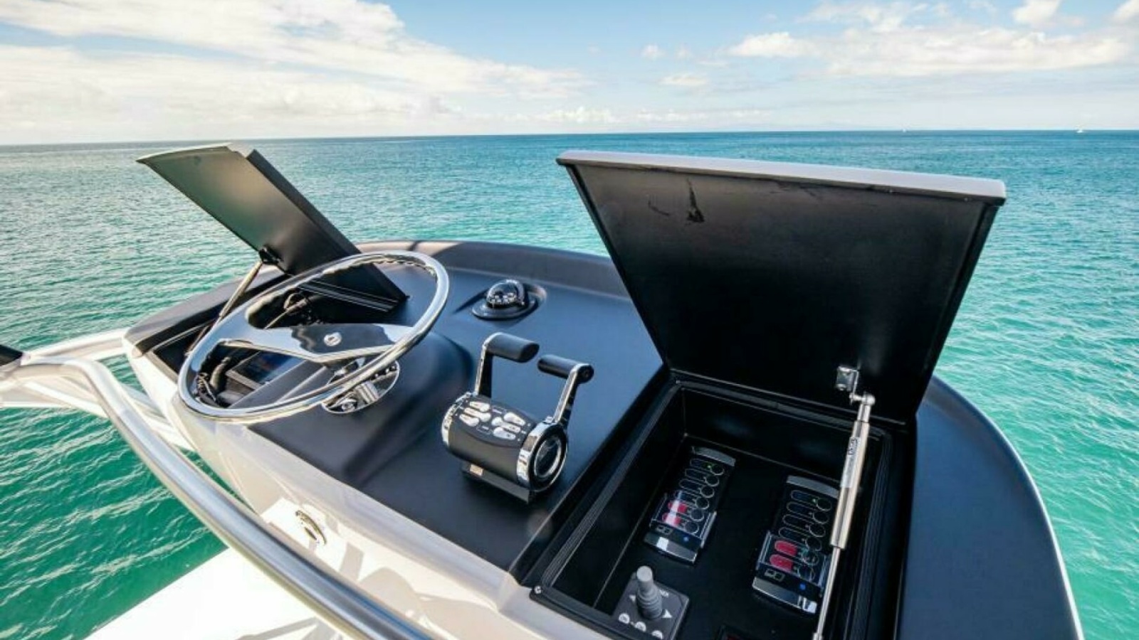 Flybridge Helm Station with Electronics