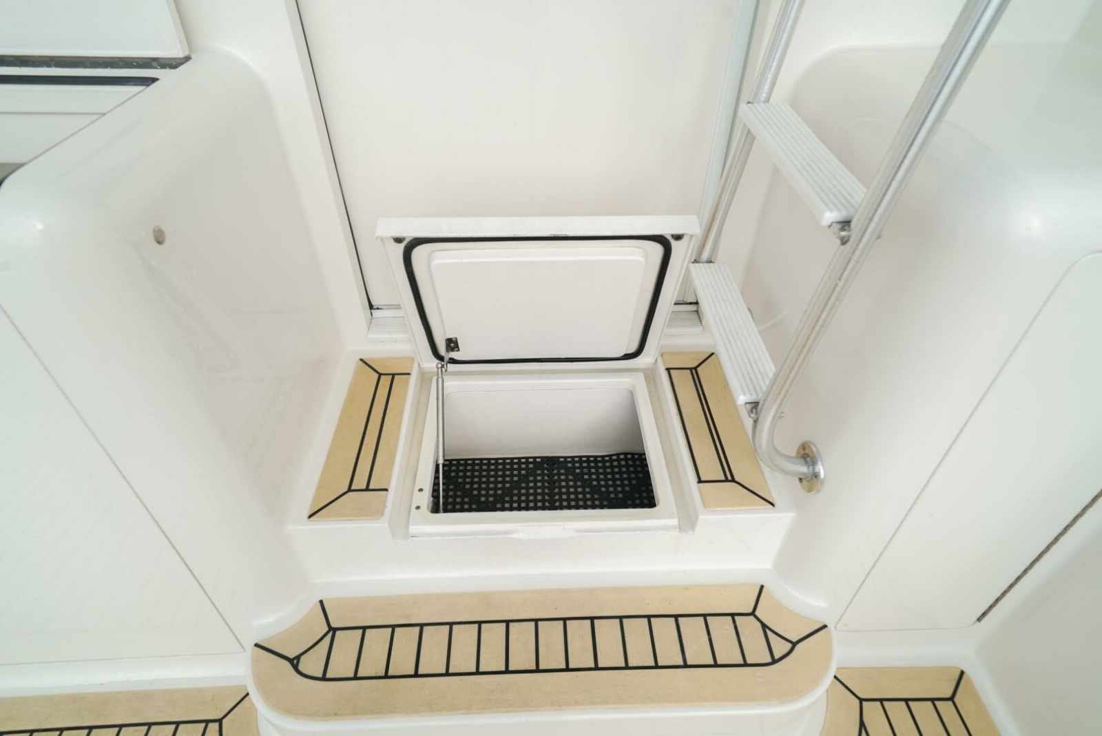 45' 2007 Viking 45 Convertible