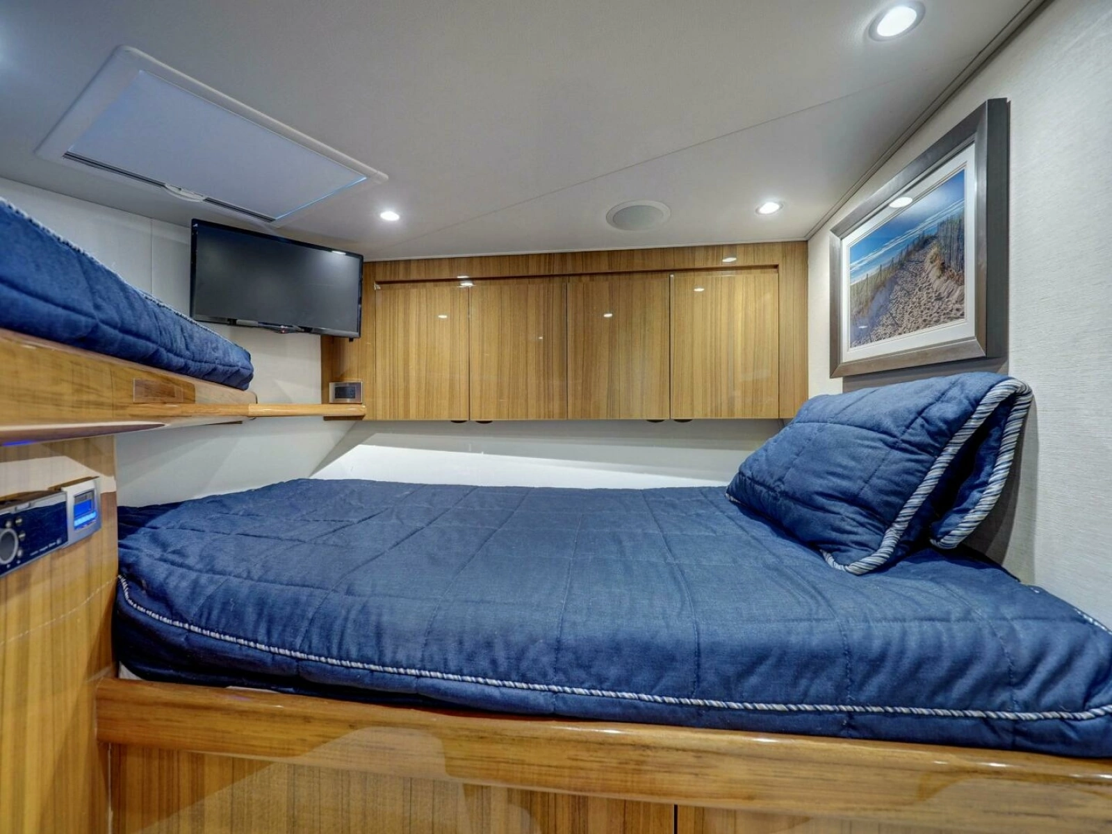 2017 Viking 52 Convertible photo 21
