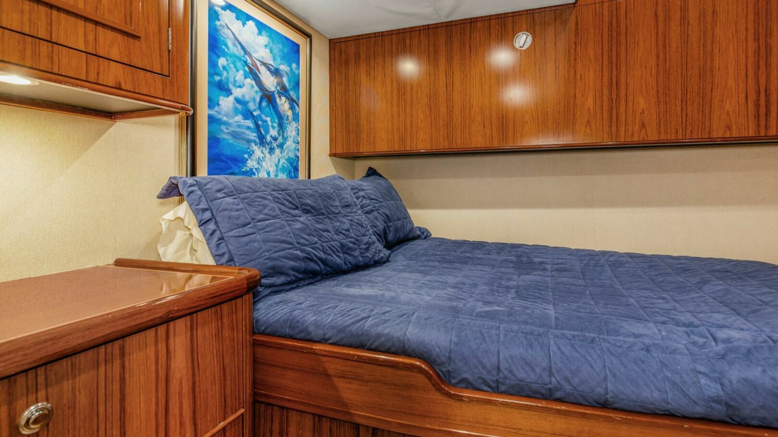 27_2827464_2005_76_whiticar_enclosed_bridge_badonkadonk_port_rear_stateroom