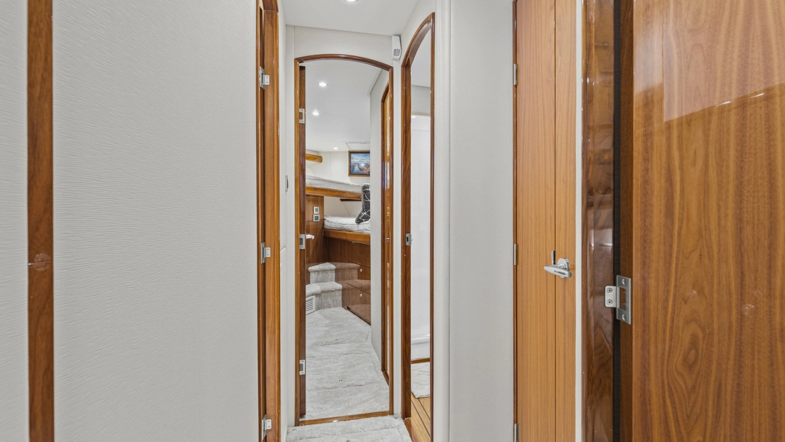 2022 Viking Convertible Cole Play Hallway