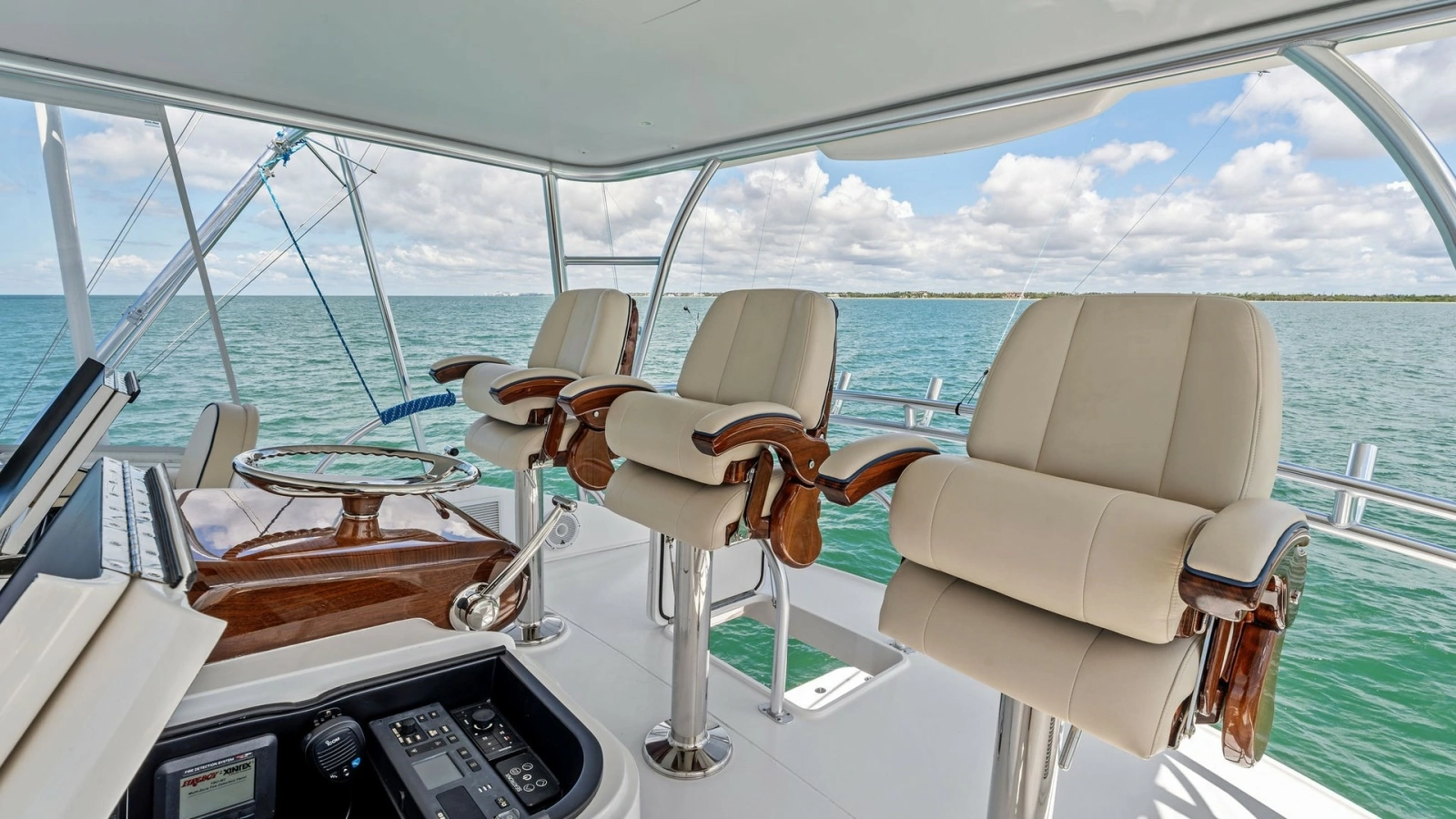 Flybridge Helm with Captain Chairs