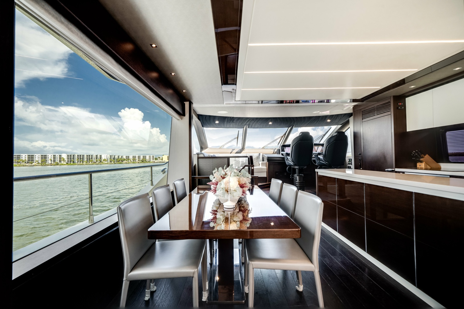 2019 Sunseeker 76 Flybridge