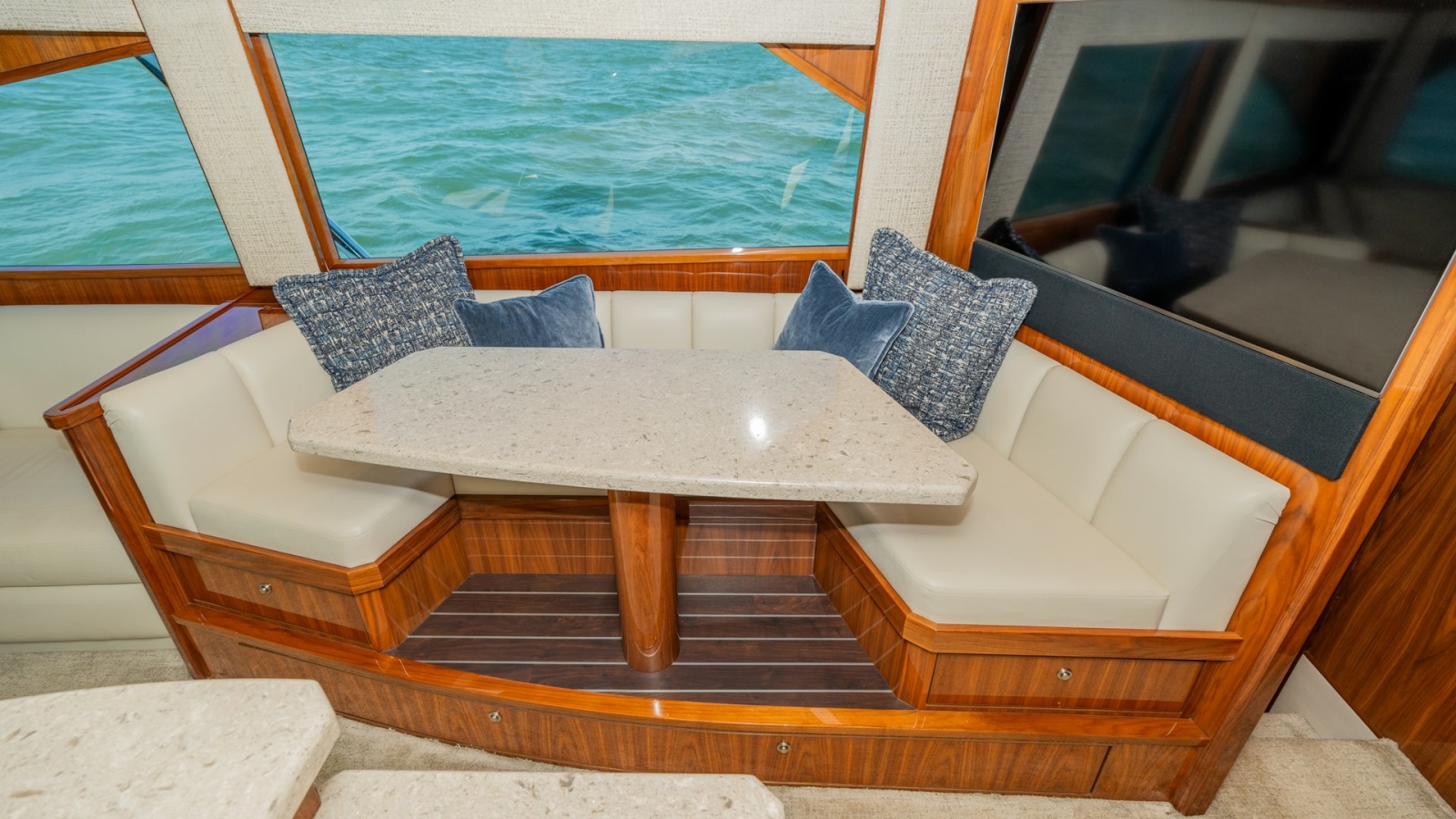 Salon Dinette with Ocean Views