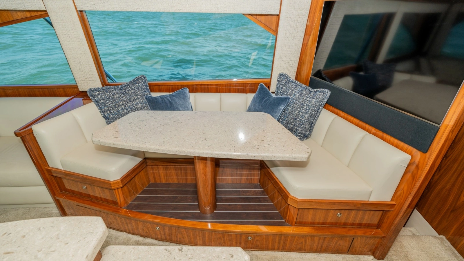 Salon Dinette with Ocean Views
