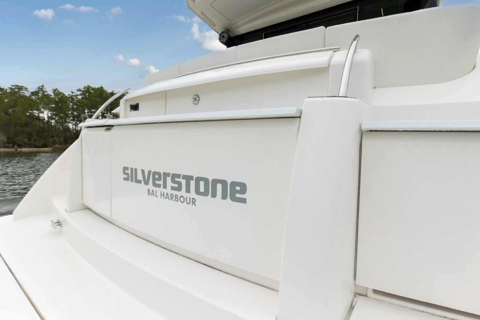 2019 Tiara Yachts C49 Coupe Swim Platform