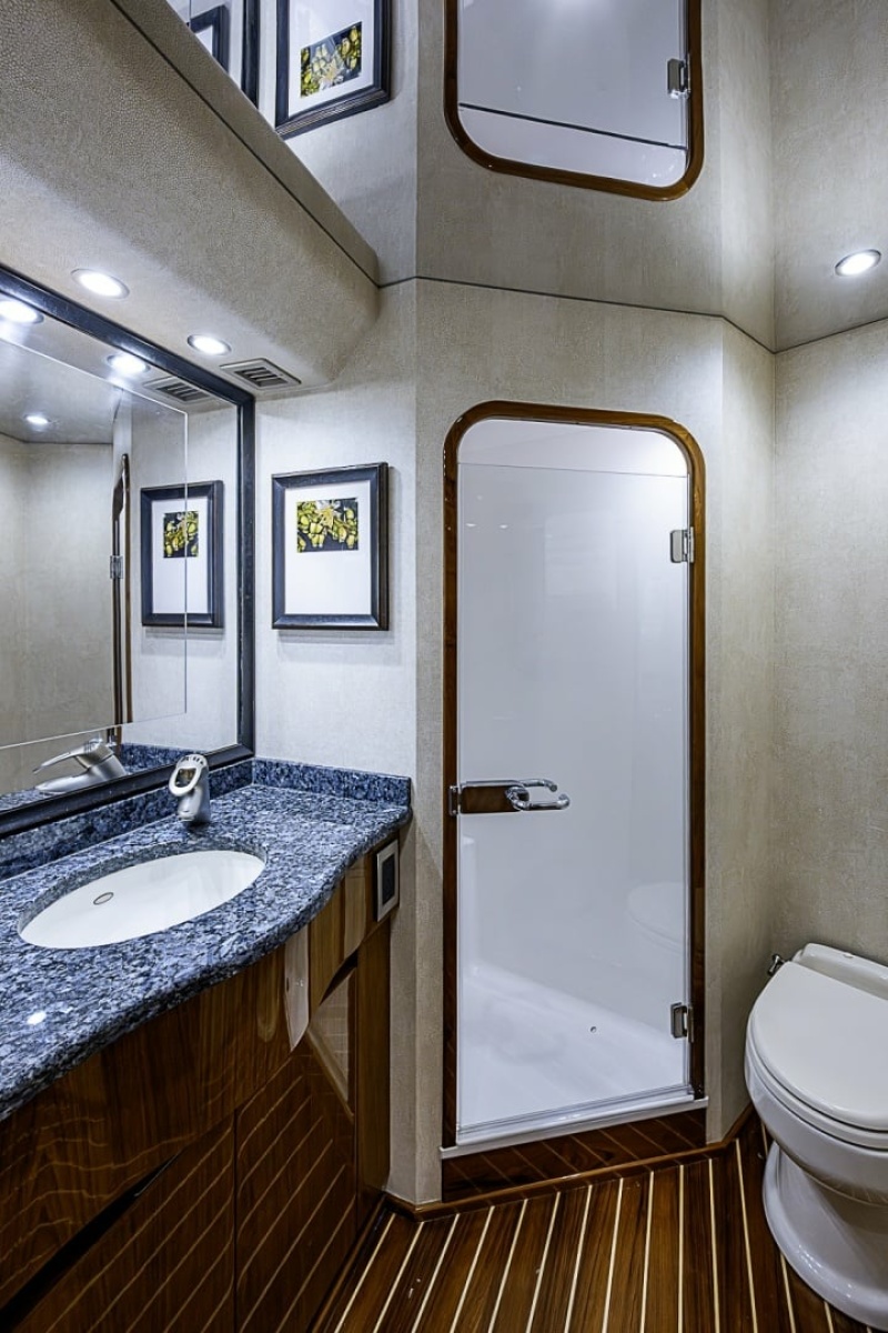 2011 Viking 76 Enclosed Bridge