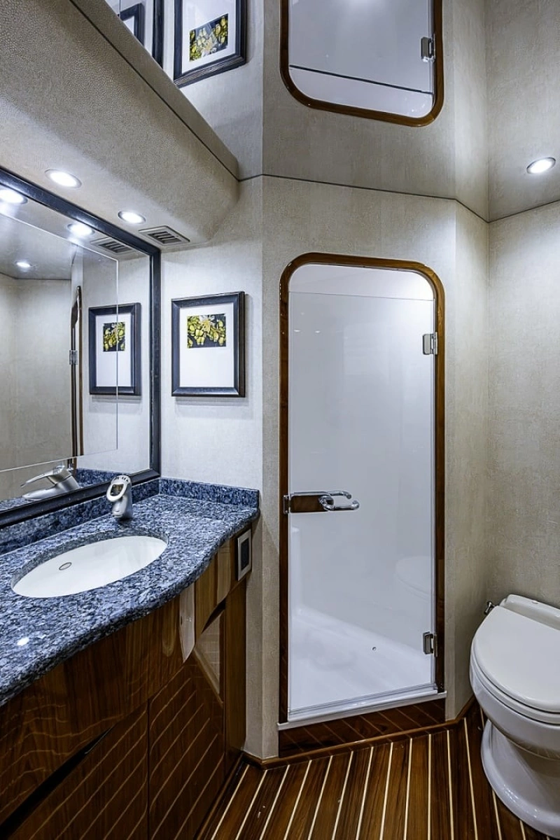 2011 Viking 76 Enclosed Bridge