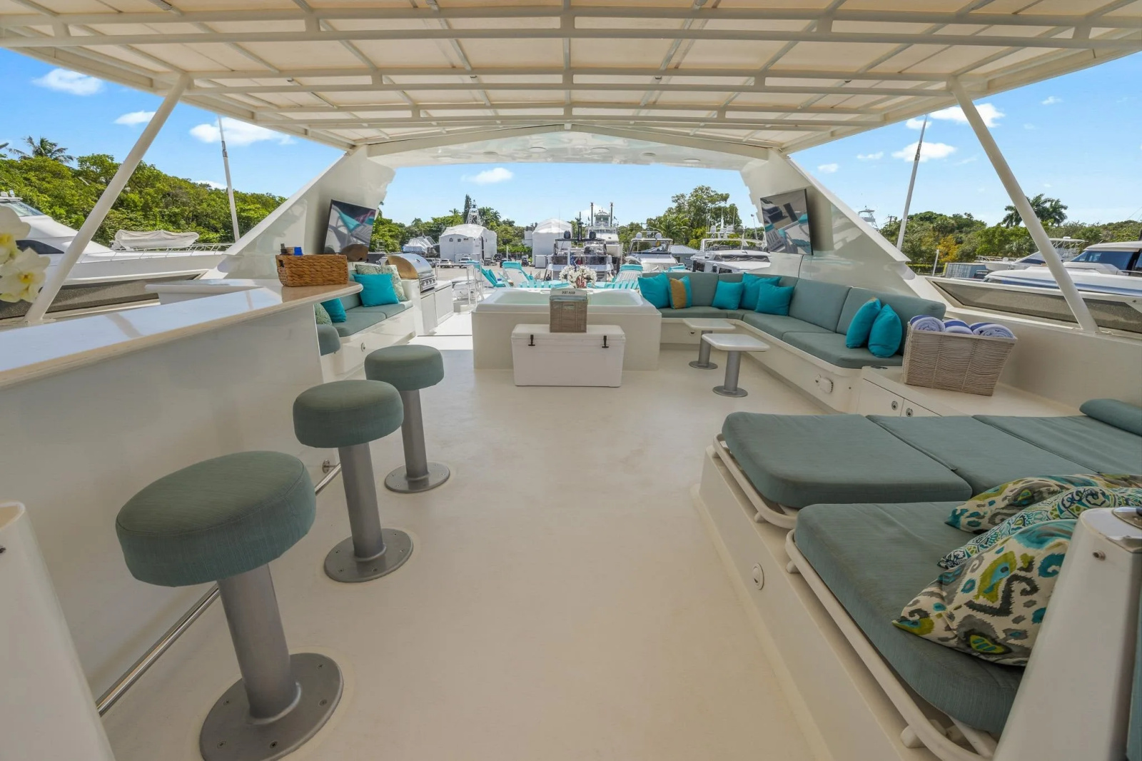 1999 Trinity Yachts Raised Pilothouse