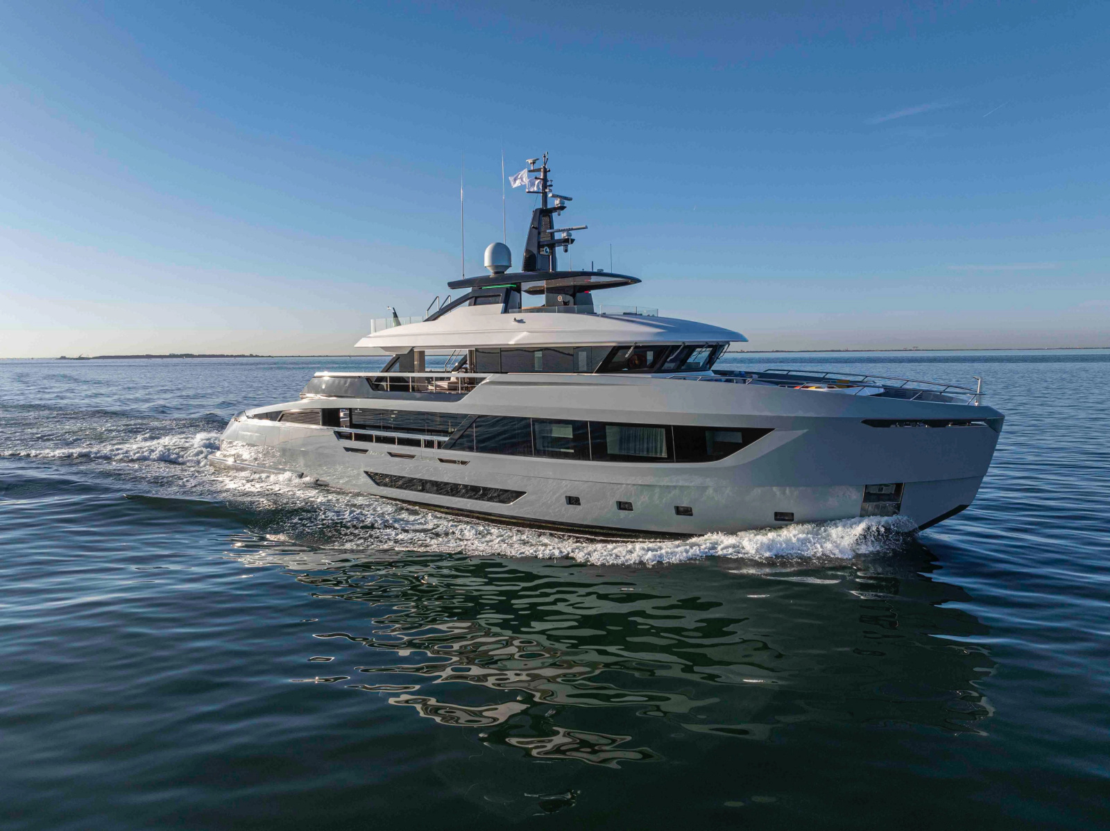 132' 2028 Ocean King Doge 400