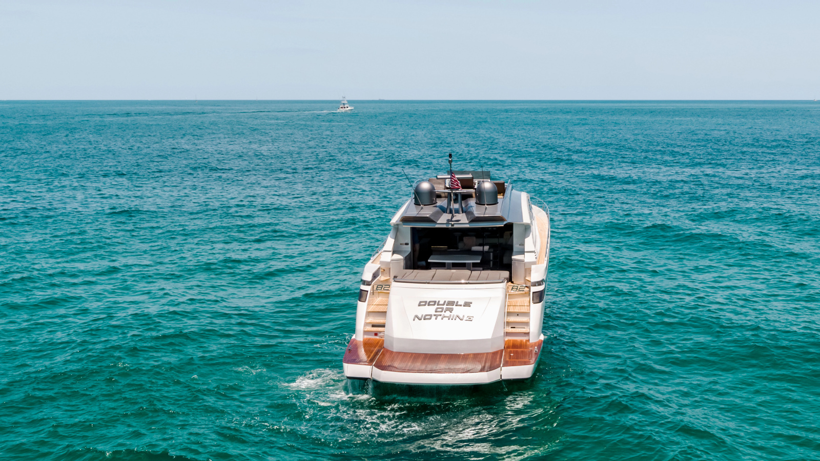 82' 2017 Pershing 82 VHP