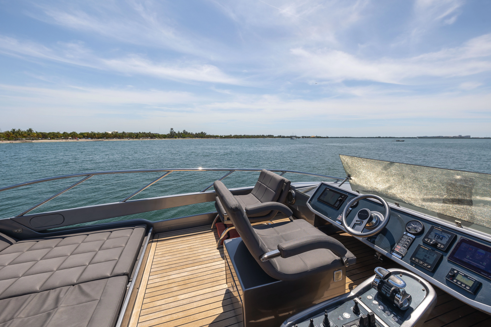 2017 Pershing 82 VHP