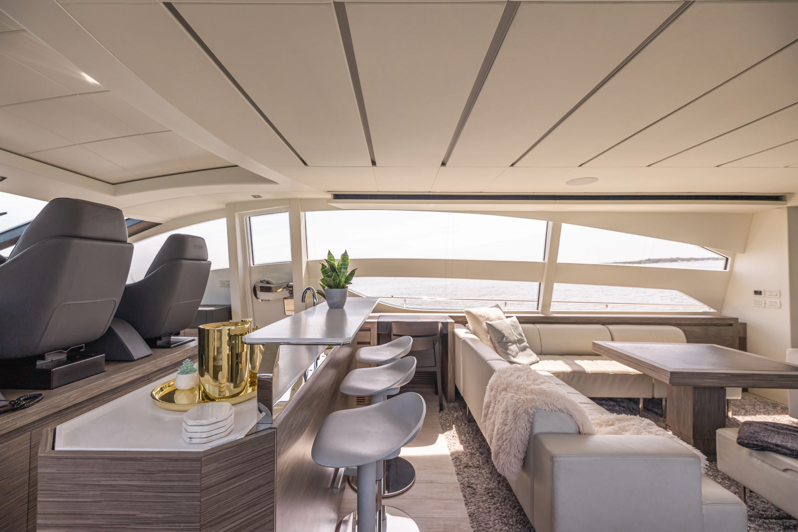2017 Pershing 82 VHP