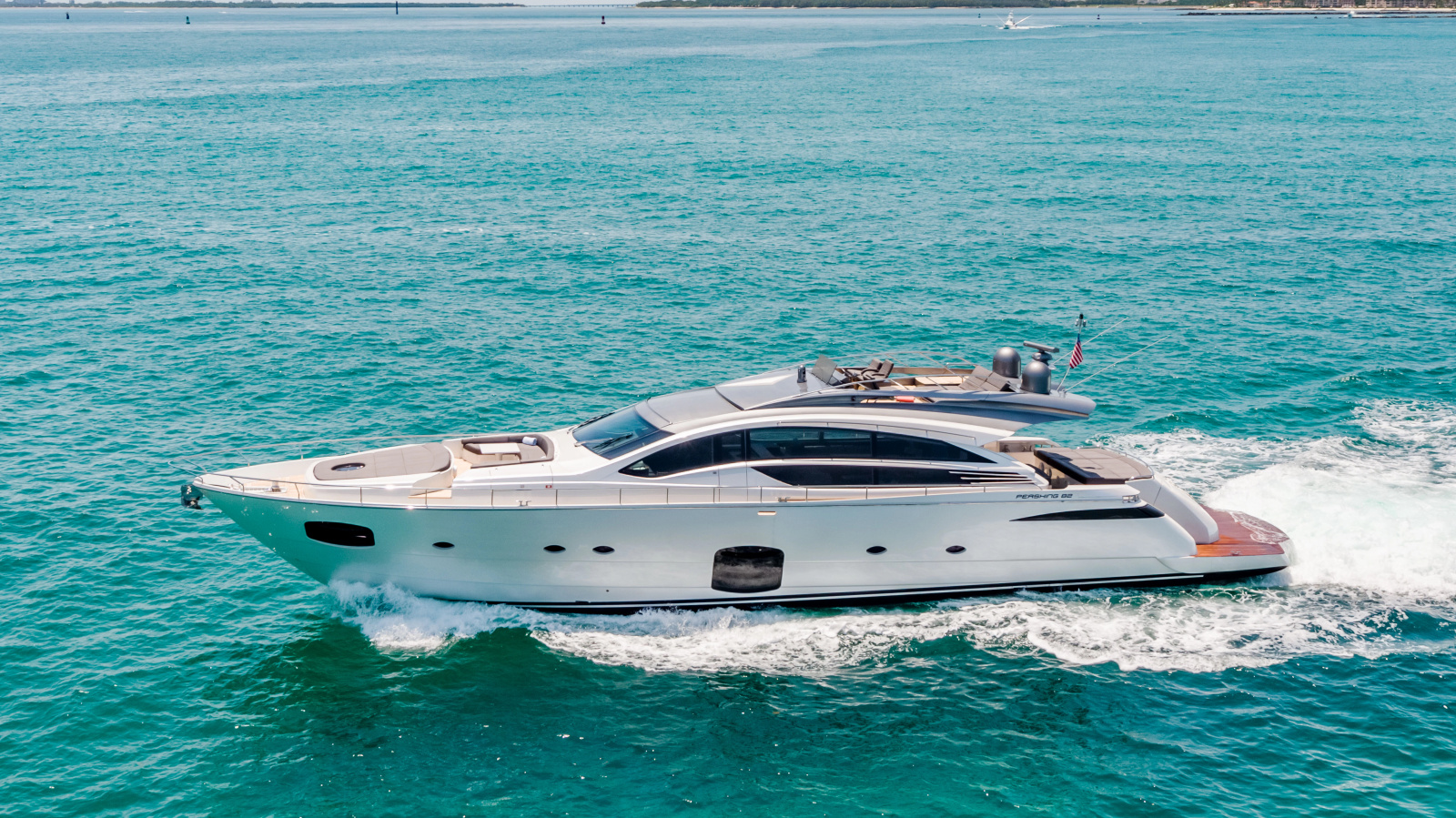 82' 2017 Pershing 82 VHP