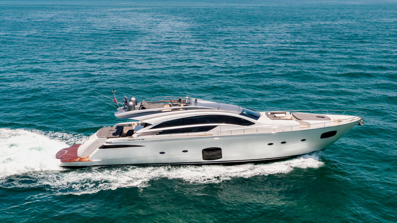 82' 2017 Pershing 82 VHP