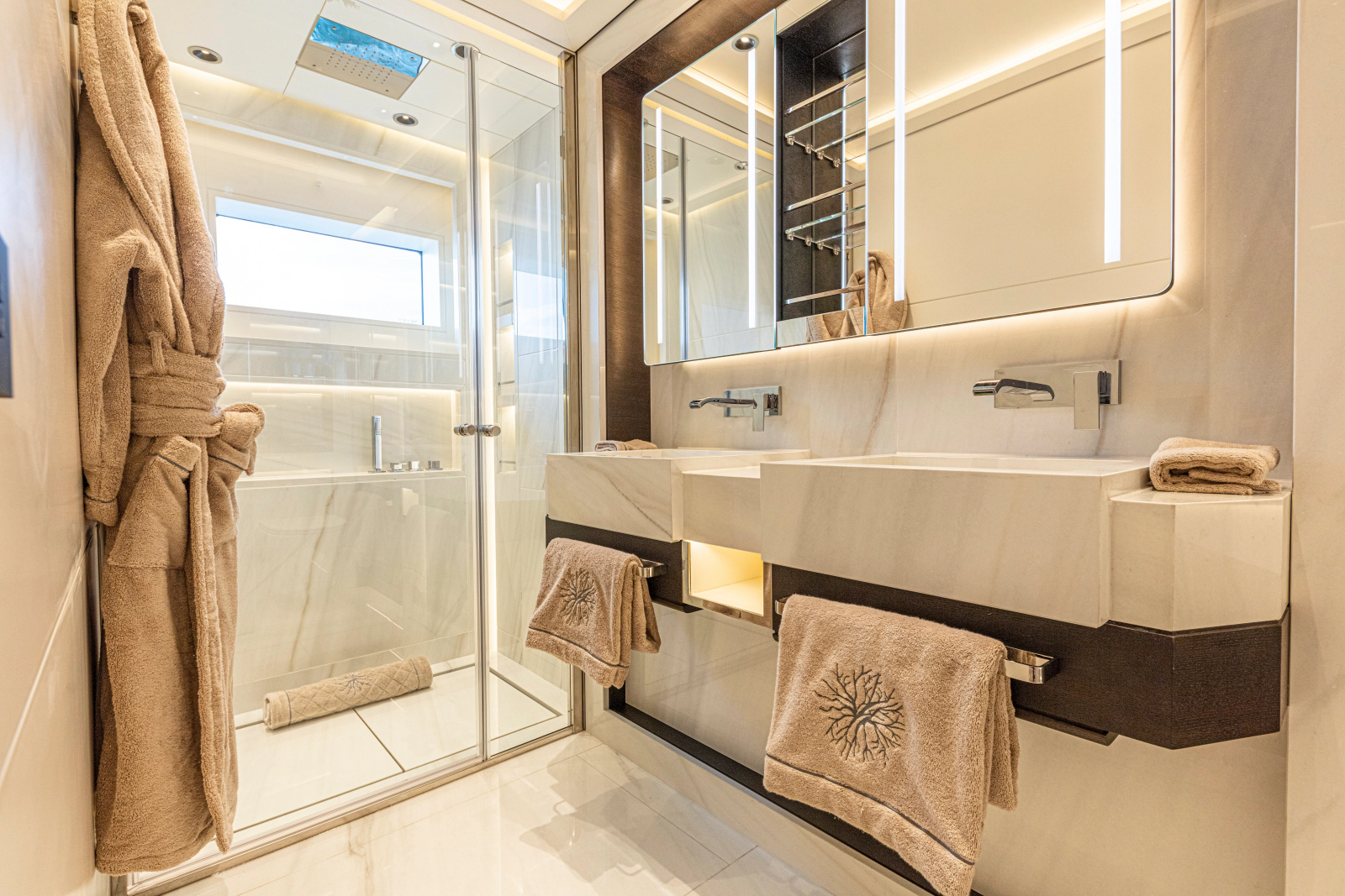 120' 2028 Ocean King Ducale 120