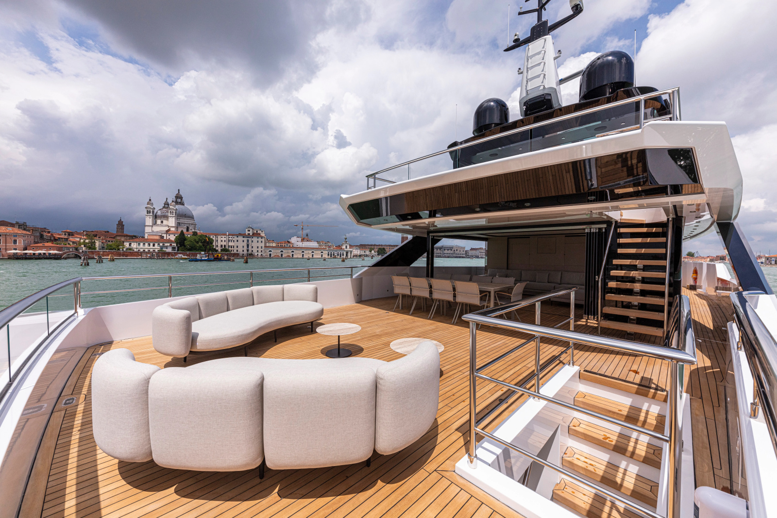 120' 2028 Ocean King Ducale 120