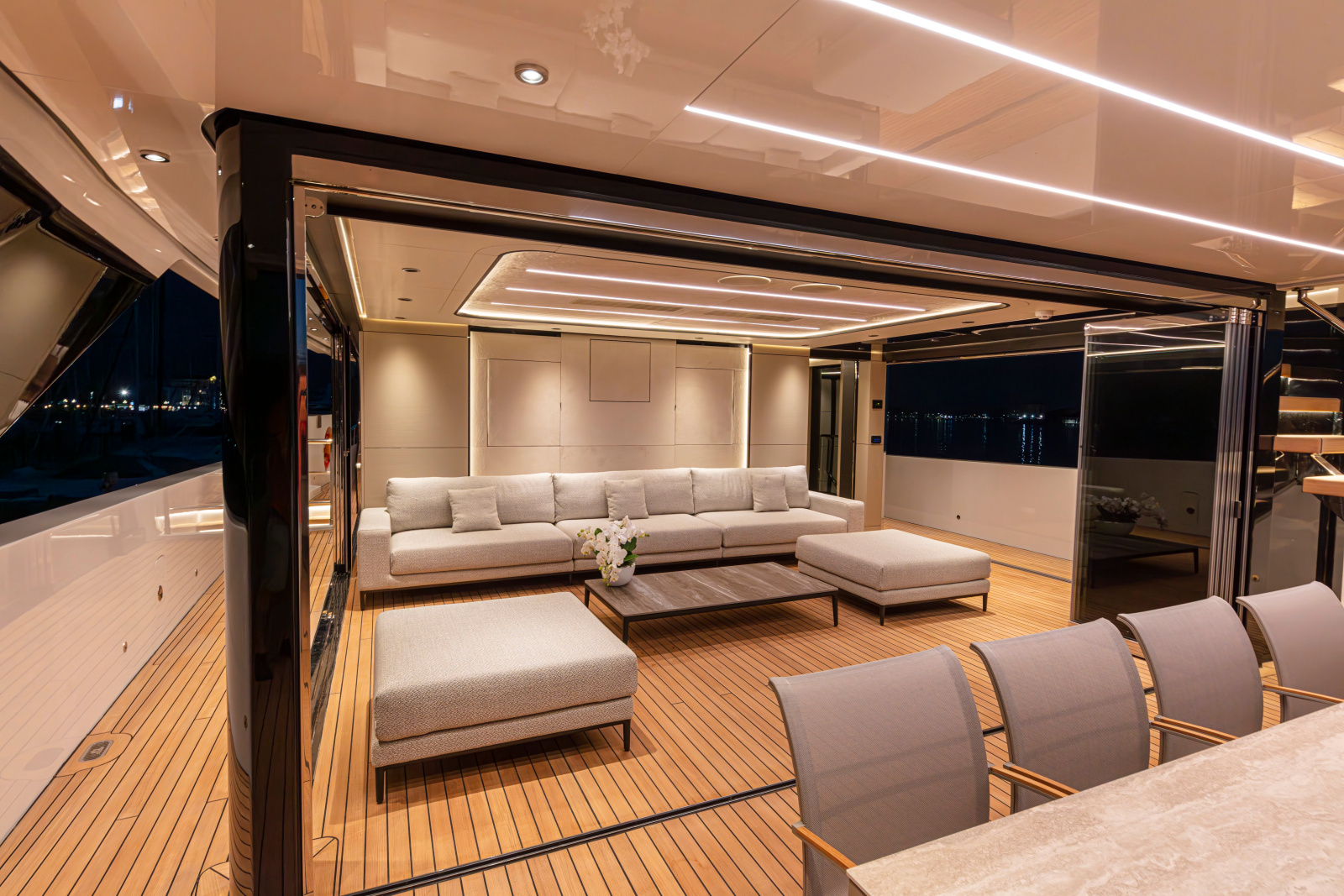 120' 2028 Ocean King Ducale 120